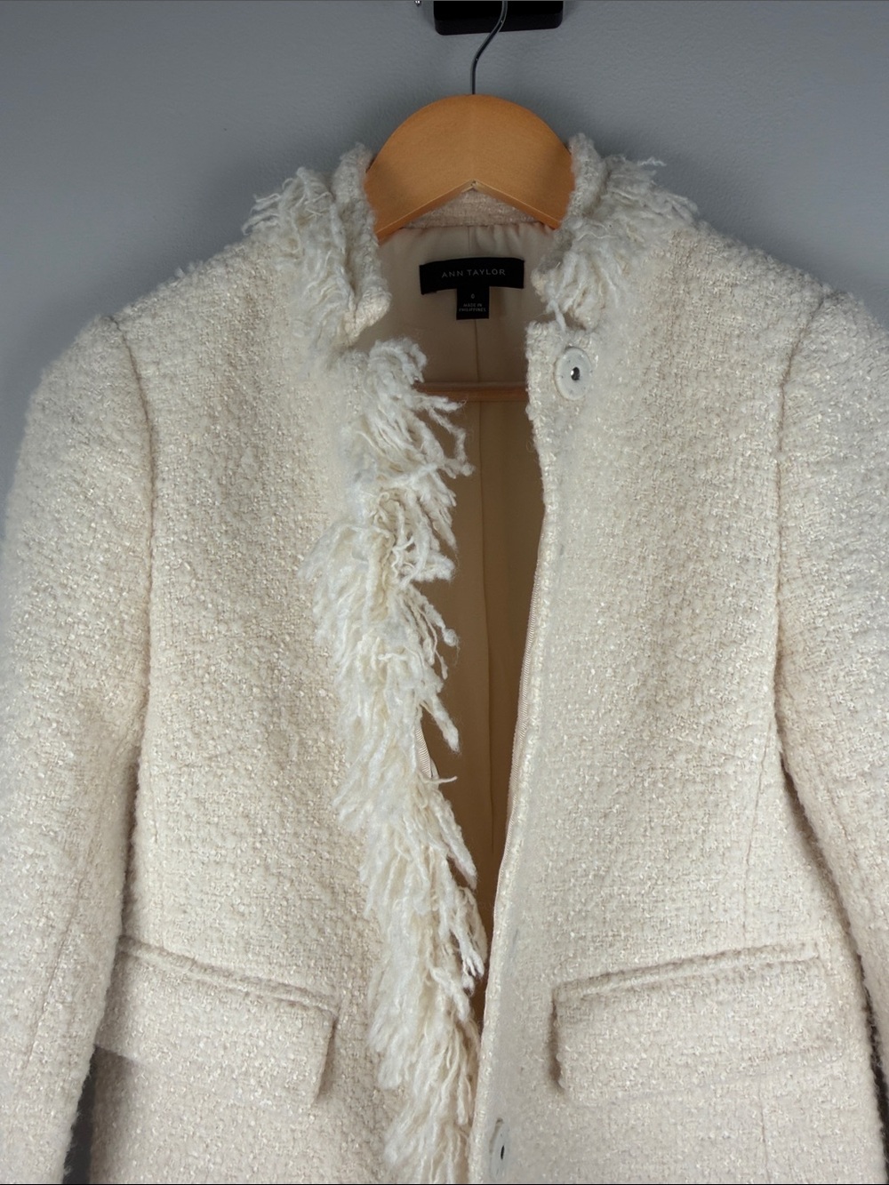 Ann Taylor Cream Bouclé Fringe Blazer Old Money Chic Quiet Luxury - Picture 12 of 14